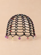 Gorro calado de ganchillo con perlas para verano, color negro, vista frontal en la fotografía del producto