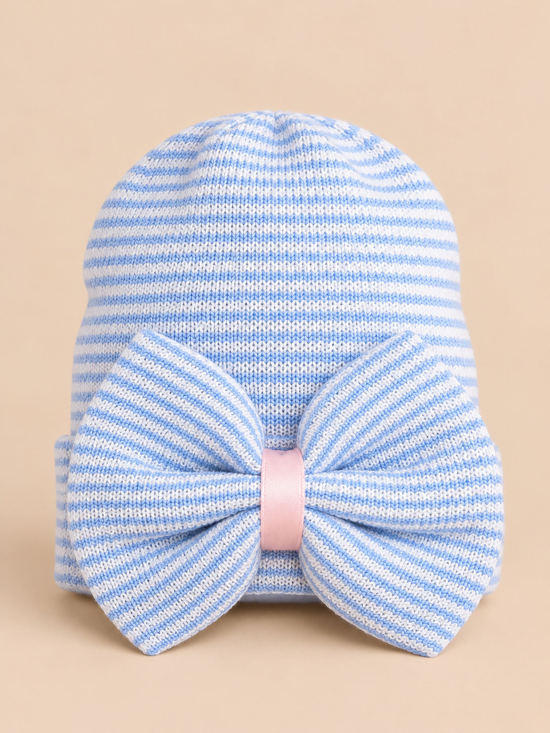 Bonnet bébé naissance en coton bleu et blanc, rayures et gros nœud, vue de face