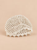 Béret ajouré au crochet avec perles, coloris beige, vue de face