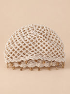 Boina retro calada de ganchillo con flecos de estrellas, color beige, estrellas doradas, vista frontal