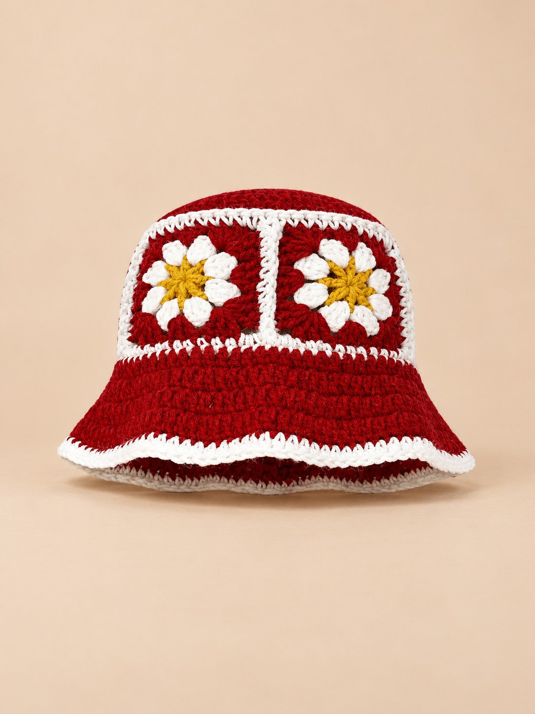 Bob au crochet fait main à fleurs, modèle 2, vue de face