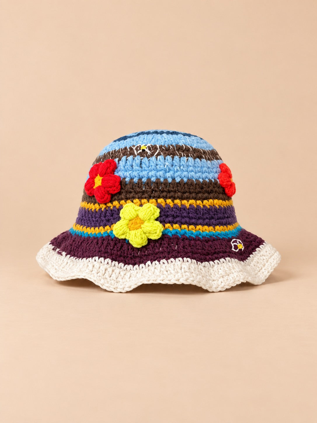 Bob au crochet fait main à fleurs, modèle 32, vue de face