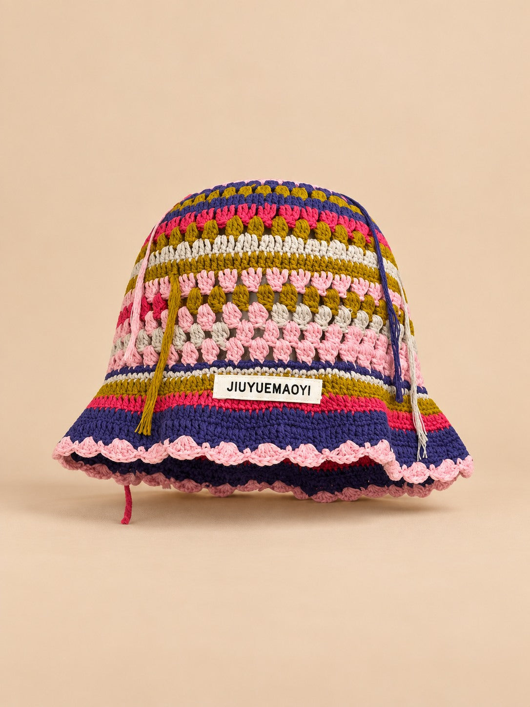 Bob au crochet fait main à fleurs, modèle 5, vue de face