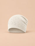 Gorro de mujer de punto con strass, estilo streetwear, color blanco, vista frontal