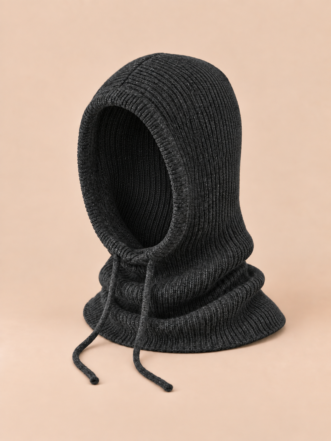 Cagoule capuche en pure laine gris fonce avec tour de cou, vue de trois quarts