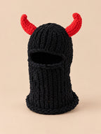 Pasamontañas con cuernos de diablo de ganchillo grueso, modelo 1, colores negro y rojo, vista frontal