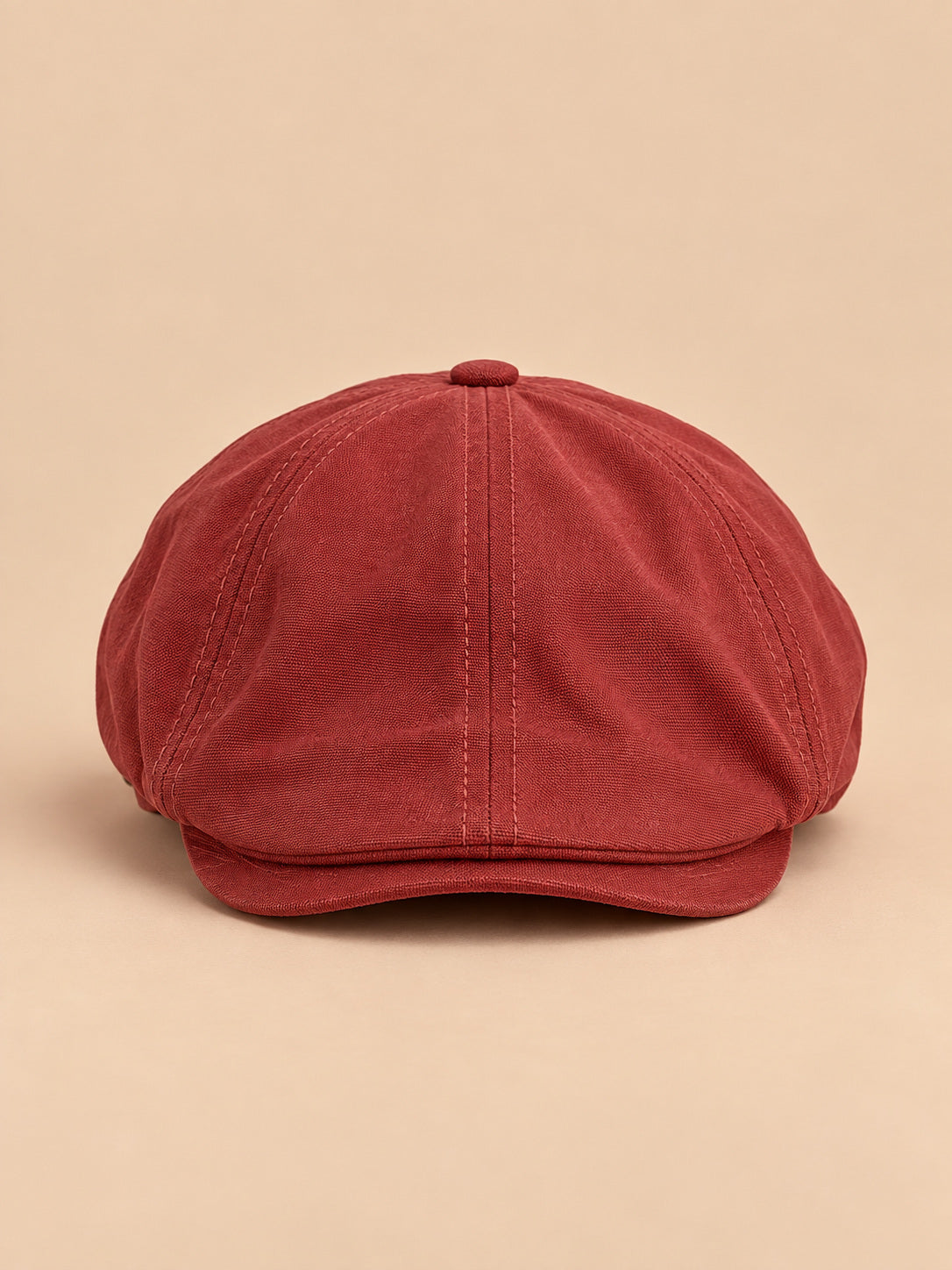 Casquette gavroche plate rouge style britannique vintage, vue de face