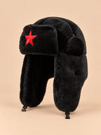 Gorro aviador con estrella y forro polar para ciclismo, colores negro y rojo, vista de tres cuartos