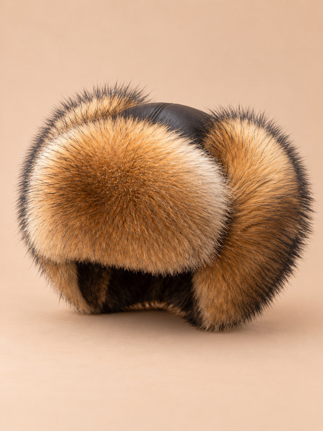 Chapka russe homme en fourrure raton laveur, vue de trois quarts