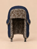 Gorro de trampero de hombre con orejeras y barboquejo, color azul marino, vista frontal