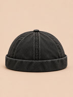 Bonnet docker délavé rétro noir, vue de face.