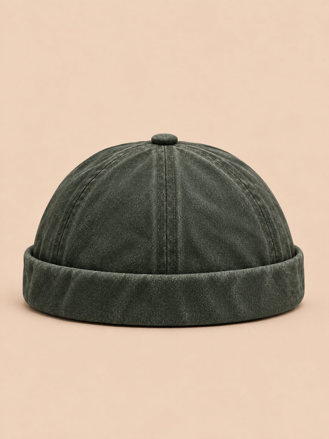 Bonnet docker délavé rétro vert foncé, vue de face.