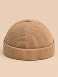 Gorro docker de pana de algodón con copa redondeada, color caqui, vista frontal en la fotografía del producto
