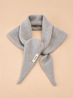 Bufanda triangular de pura lana, chal ligero de mujer, db031-01p, color gris claro, vista frontal