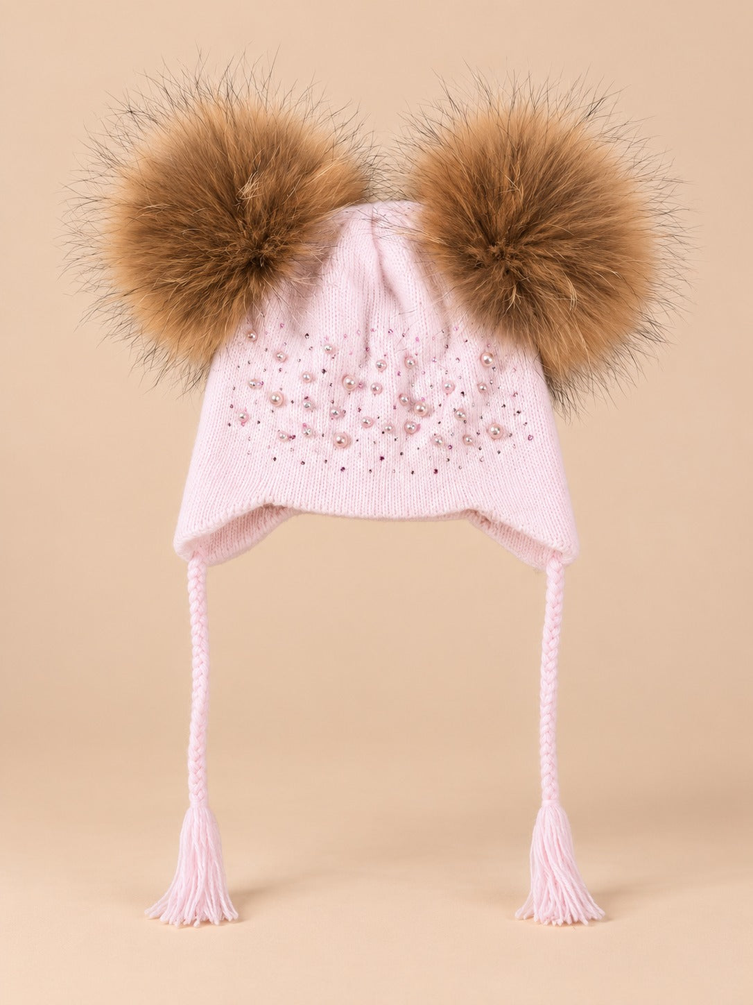 Bonnet enfant à deux pompons en fourrure, rose pompons naturels vue de face