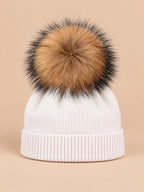 Gorro infantil en mezcla de lana con pompón de pelo, pompones de color natural, color blanco, vista frontal