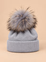 Gris clair – pompon assorti