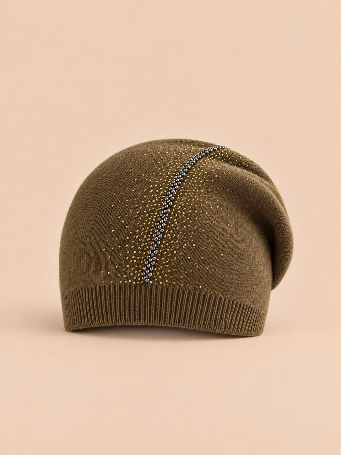 Bonnet ENJOYFUR à strass en laine mélangée vert, vue de face.