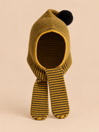 Cagoule enfant rayée modèle A3, vue de face, fond pêche sable