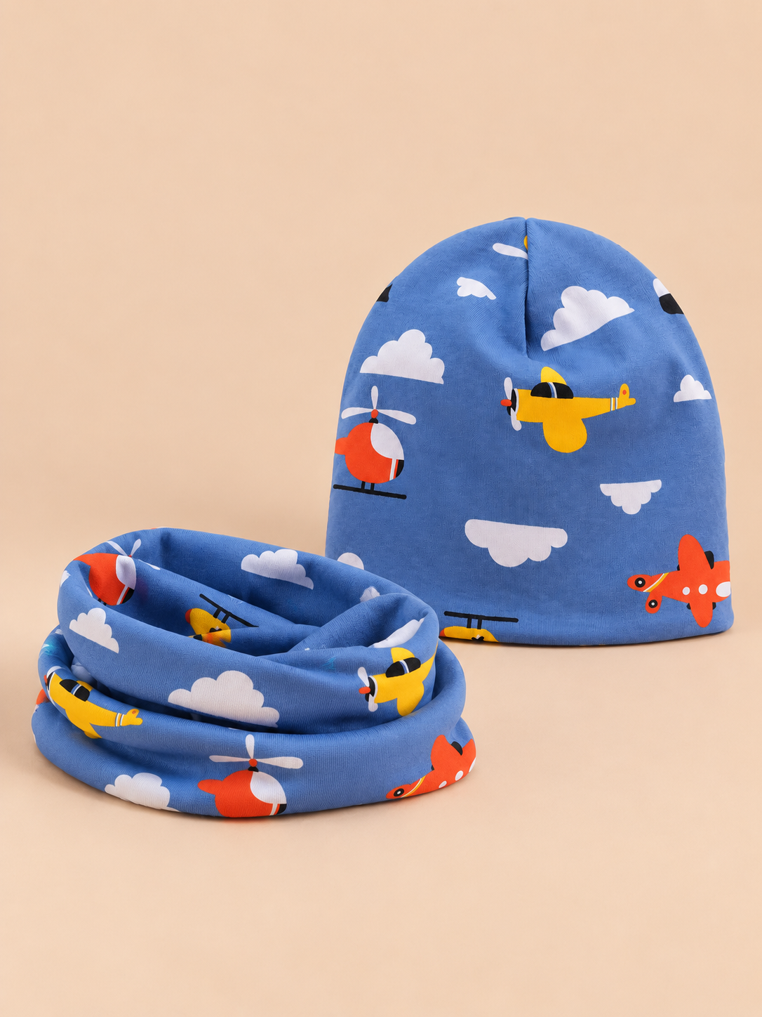 Ensemble bonnet et snood enfant Avion bleu, vue de face.
