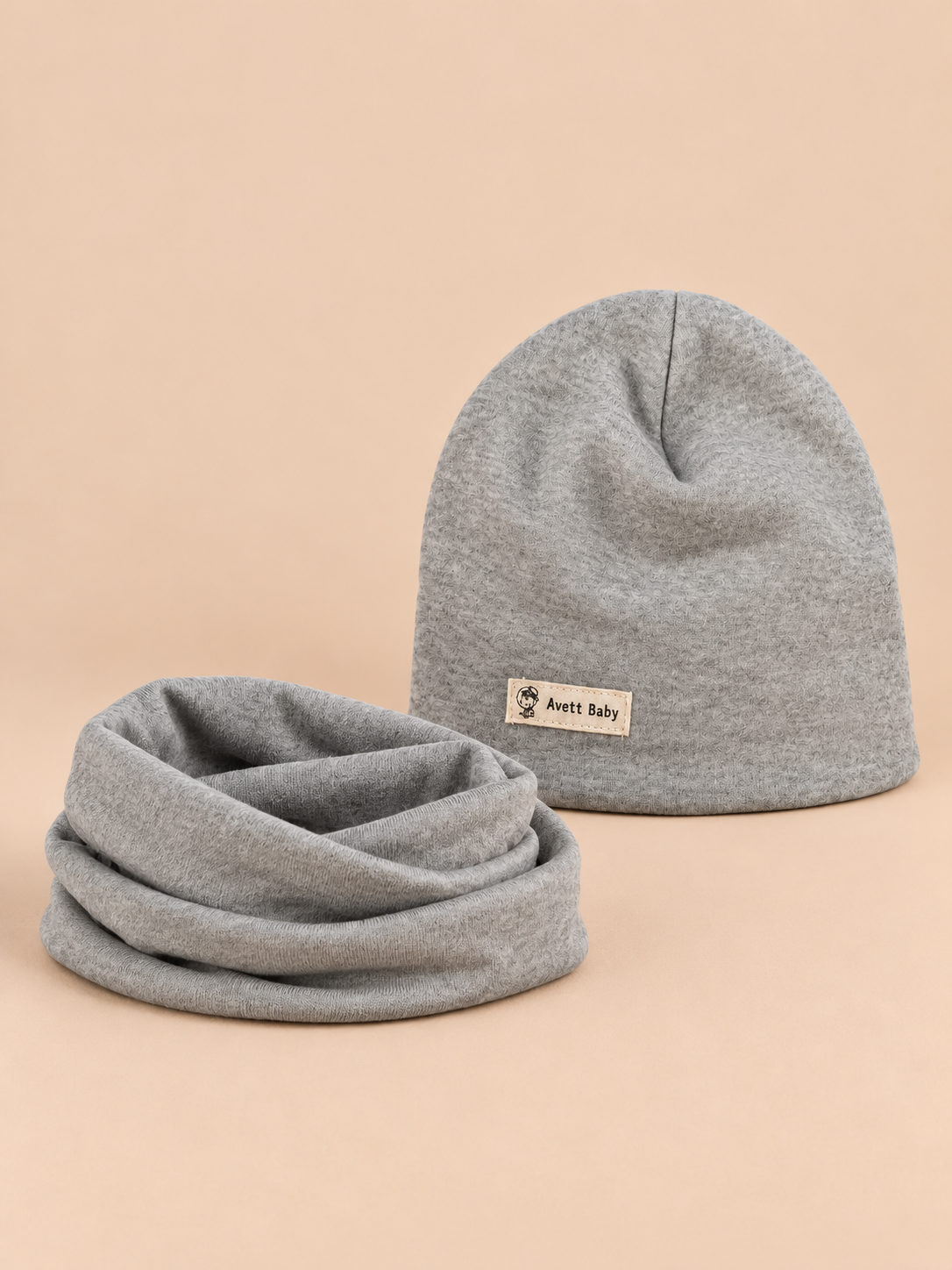 Ensemble bonnet et snood enfant Gris, vue de face.