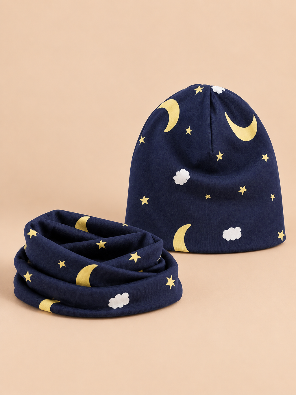 Conjunto infantil de gorro y bufanda con lunas y estrellas, variante luna y estrella azul marino, vista frontal