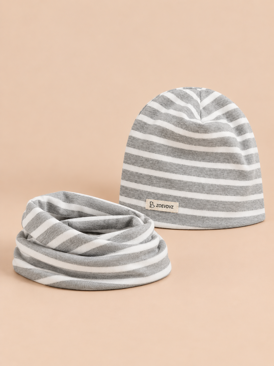 Ensemble bonnet et snood enfant Rayures gris, vue de face.