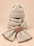 Conjunto de gorro y bufanda de mujer en punto de peluche, color beige, vista frontal