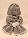 Conjunto de gorro y bufanda de mujer en punto de peluche, color caqui, vista frontal