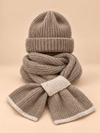 Conjunto de gorro y bufanda de mujer en punto de peluche, color caqui, vista frontal