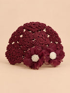 Gorro de algodón con flores a ganchillo, estilo japonés, color burdeos, vista frontal