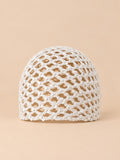 Gorro de rejilla tejida para anudar como un pañuelo, variante Blanco 2, fotografiado de frente