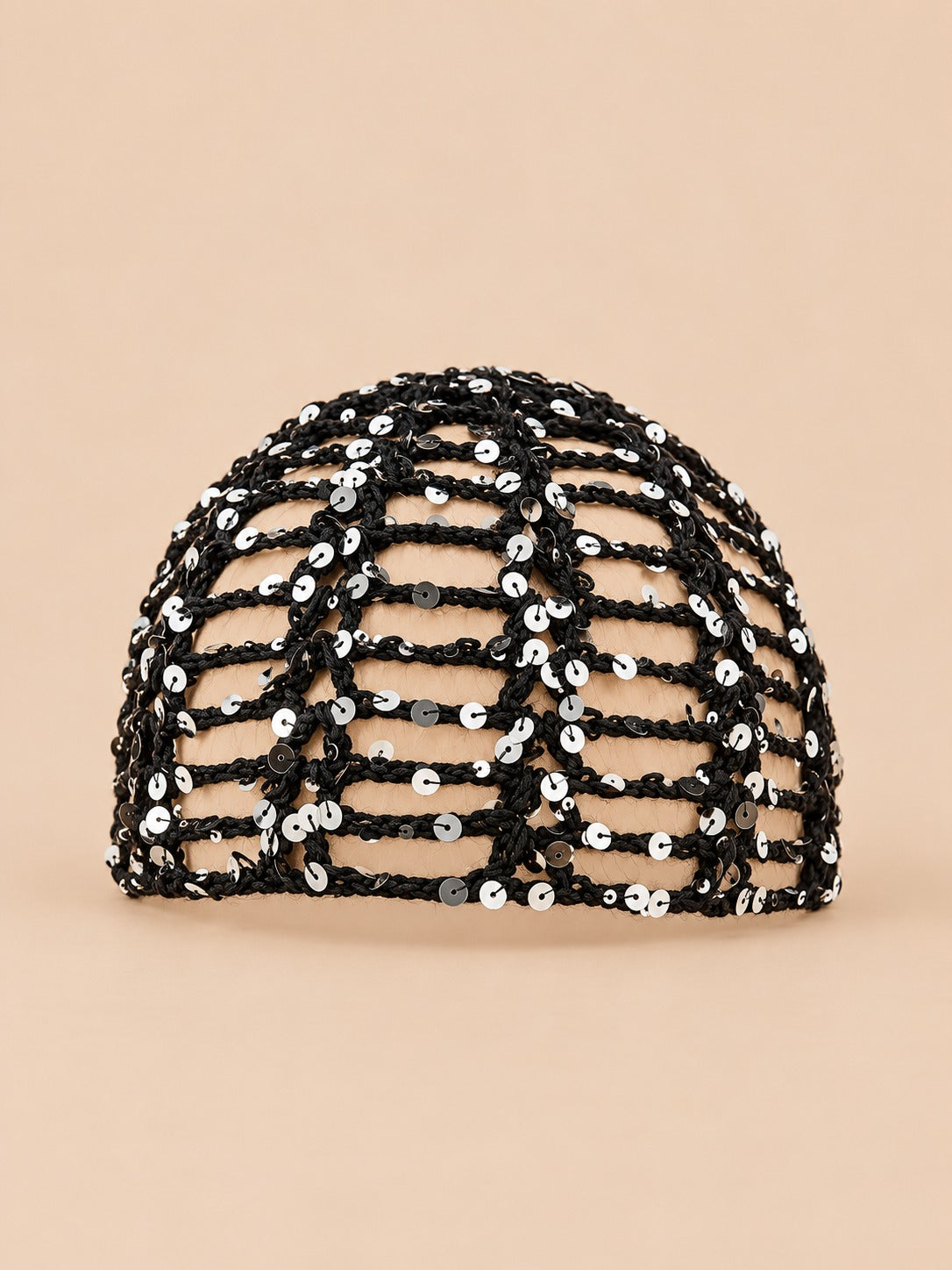 Bonnet foulard en résille au crochet, noir, vue de face
