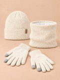 Ensemble bonnet, tour de cou et gants FURTALK beige, vue de face.