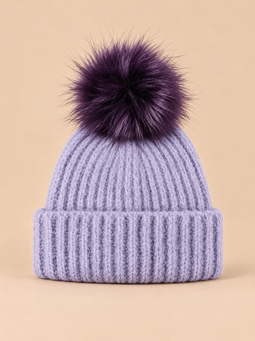 Gorro con pompón color lavanda de mezcla de lana, con canalé, vuelta y pompón redondo, vista frontal