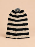 Bonnet rasta rayé au crochet noir et beige, modèle 5, vue de face.