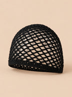 Gorro de rejilla de algodón calado a ganchillo para todo el año, color negro, vista de tres cuartos