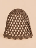 Bonnet résille ajouré au crochet, marron, vue de face