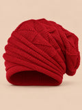 Gorro slouchy de mujer amplio y cálido para esquí, color rojo, vista frontal en la fotografía del producto