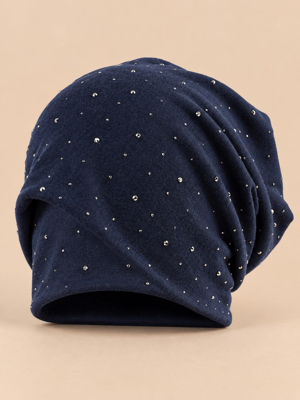 Gorro slouchy de mujer de punto de algodón con strass, color azul marino, vista frontal