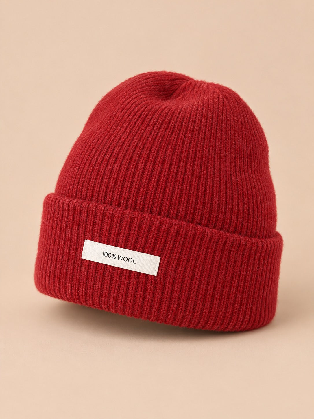 Bonnet WinvyNee en pure laine côtelée, rouge, vue de trois quarts